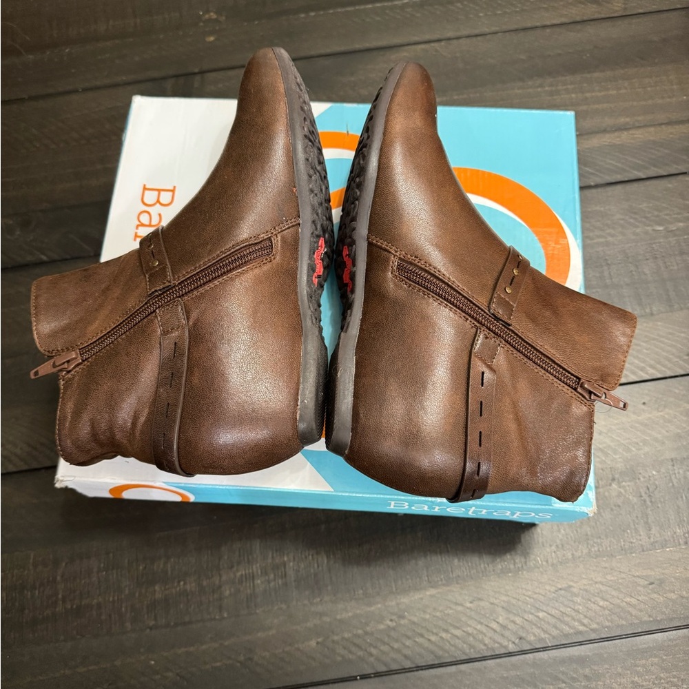 BareTraps Women's Dark Brown Ankle Booties NWT - Picture 3 of 8